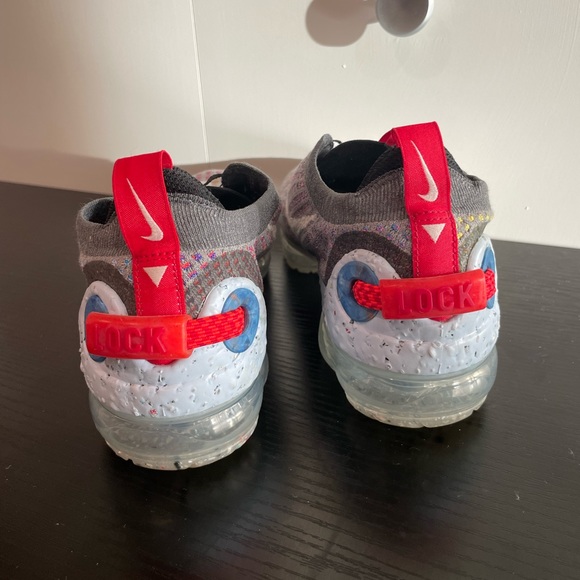 Nike VaporMax - Picture 2 of 5